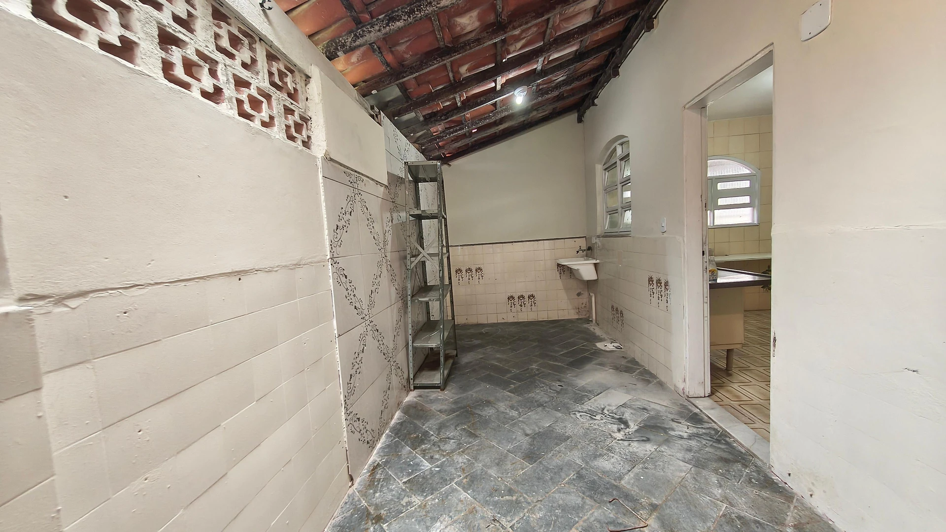 House, 250 m², with a bathtub — photo 22