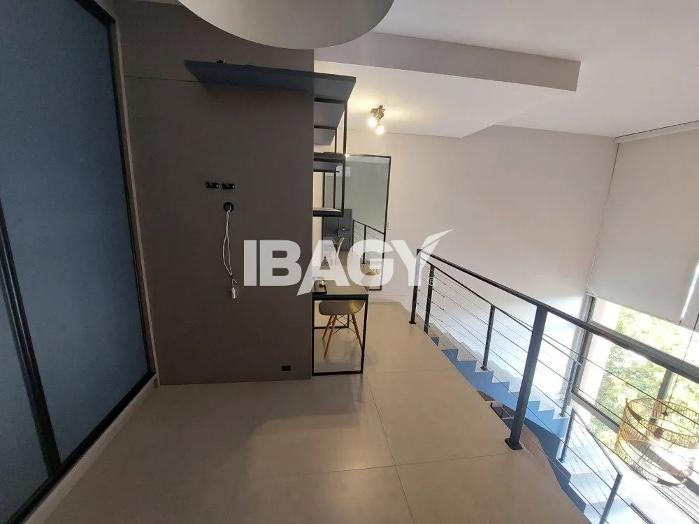 1-bedroom loft with a modern open-plan kitchen — photo 3