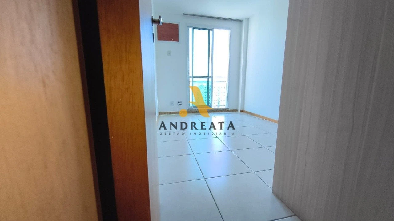 3-bedroom apartment with suite and enclosed balcony — photo 10