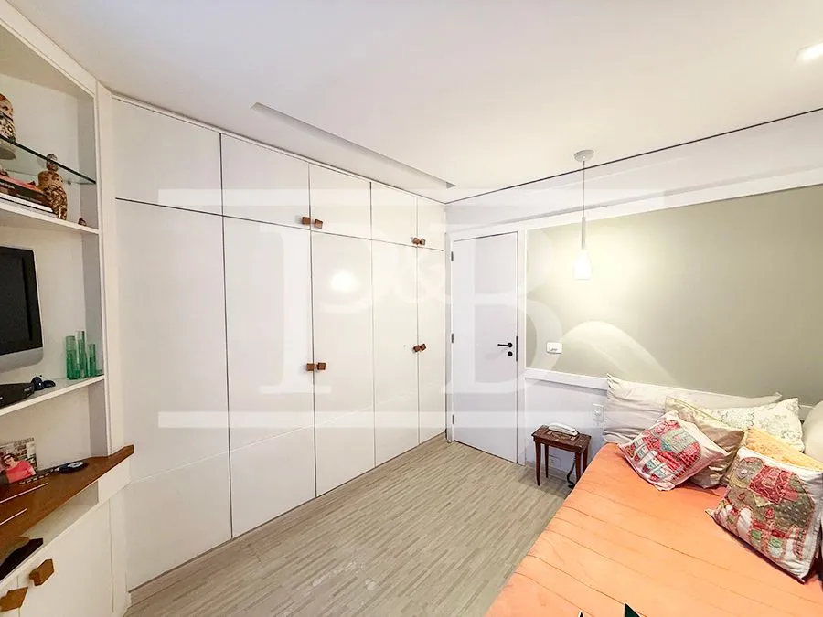 Furnished apartment with 3 bedrooms and 3 bathrooms — photo 30