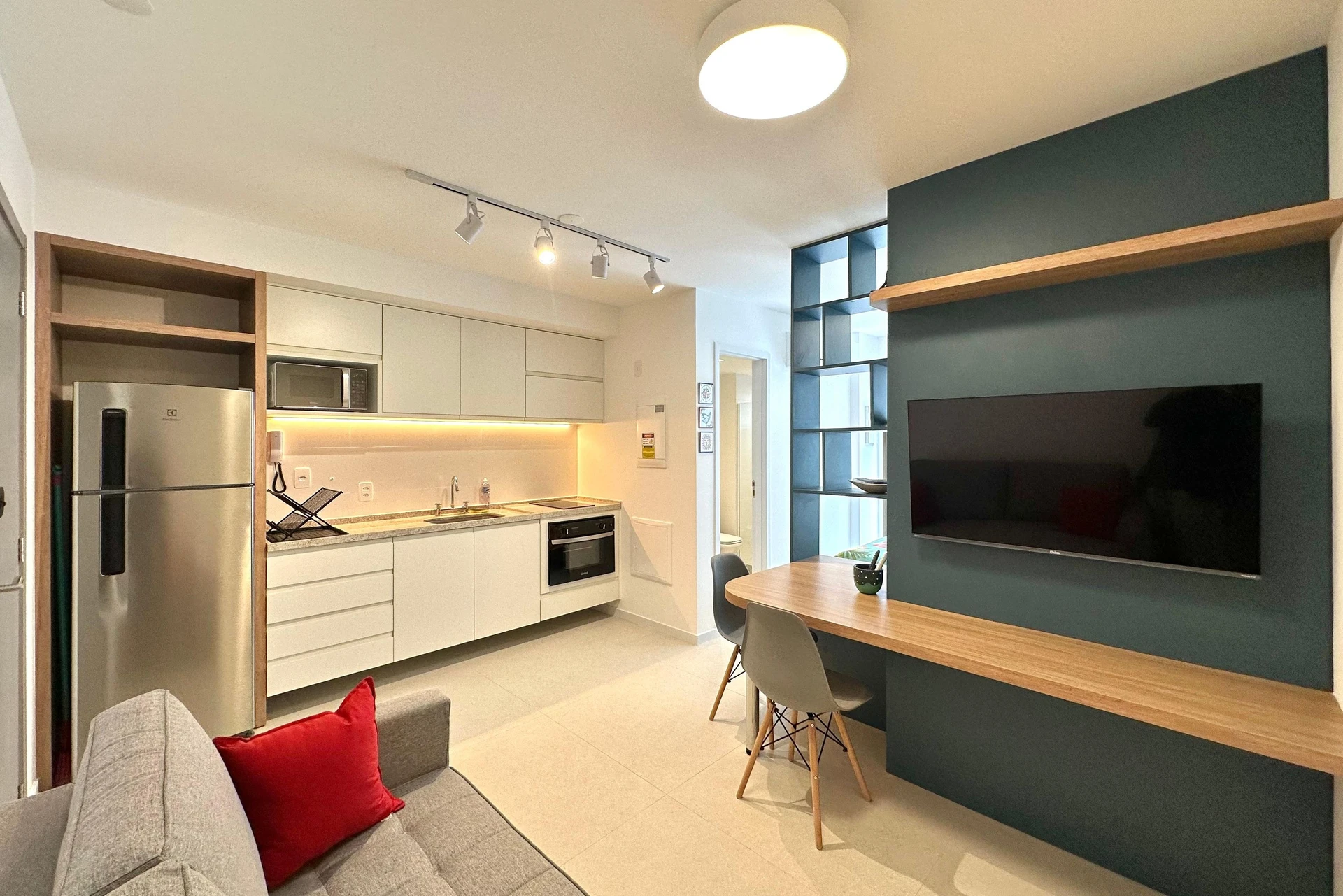 Apartamento mobiliado de 1 quarto com jardim privativo