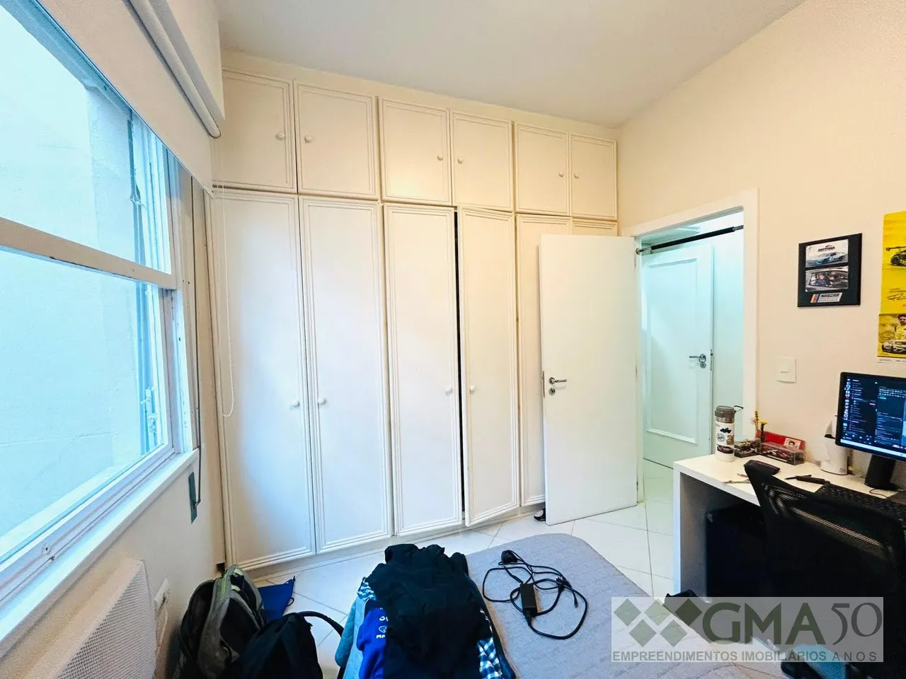 Apartamento com cozinha fechada e fogão a gás — photo 15