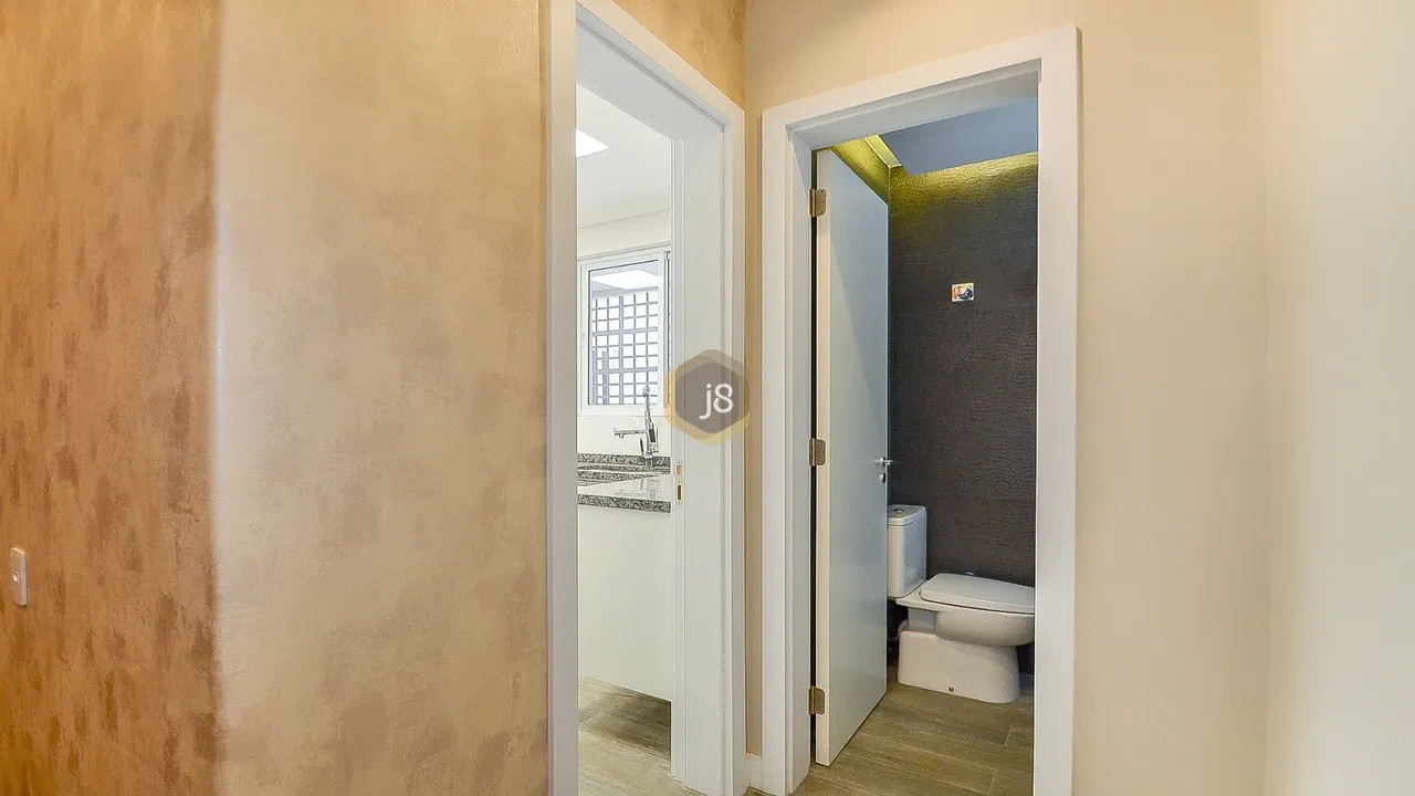 3-bedroom apartment with 137 m² and 3 total bathrooms — photo 18