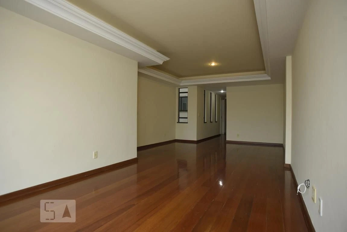 4-bedroom apartment (2 en-suite) with separate kitchen — photo 5