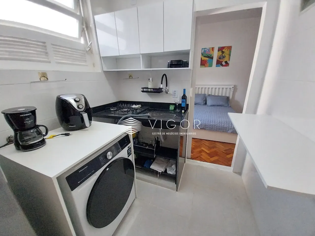 Furnished 49 m² apartment with 1 en-suite bedroom — photo 3