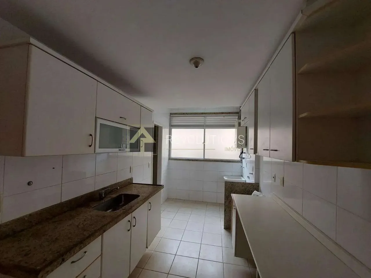 Apartamento com ar-condicionado, varanda e 3 banheiros — photo 2