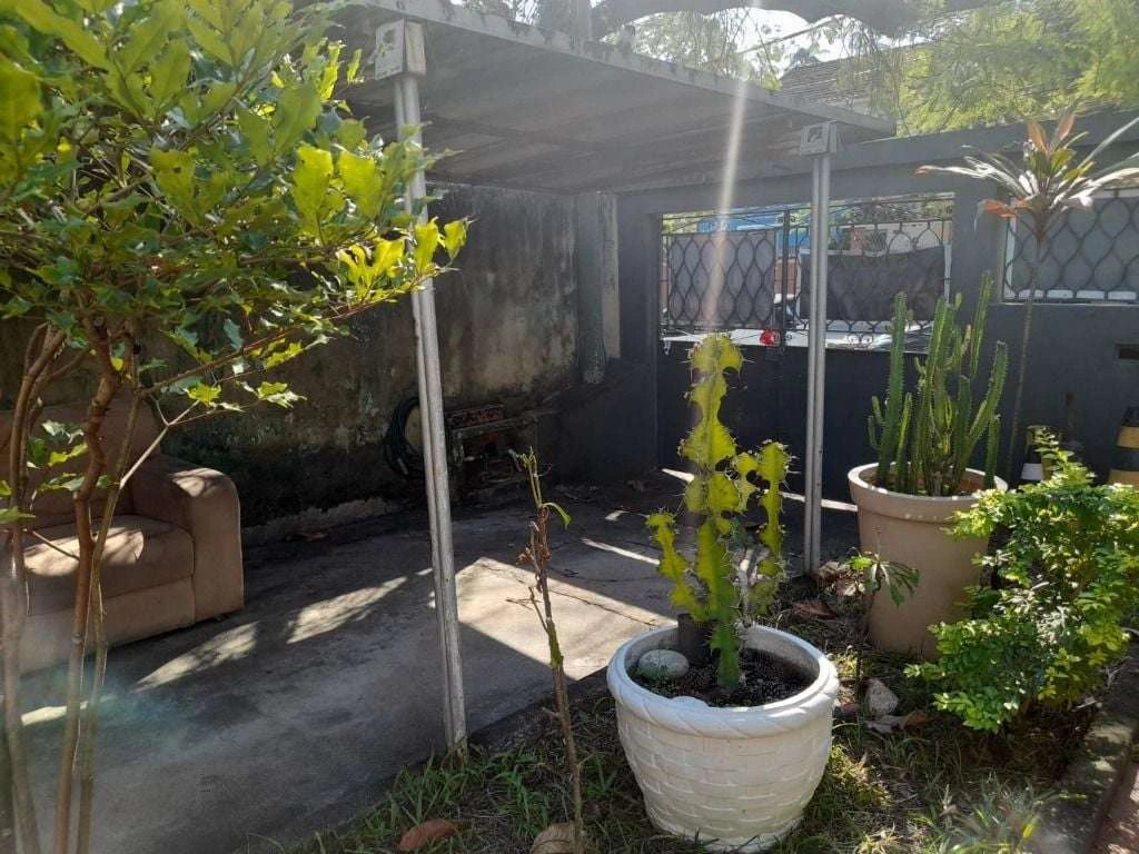Casa mobiliada com 4 quartos e cozinha com fogão a gás — photo 13