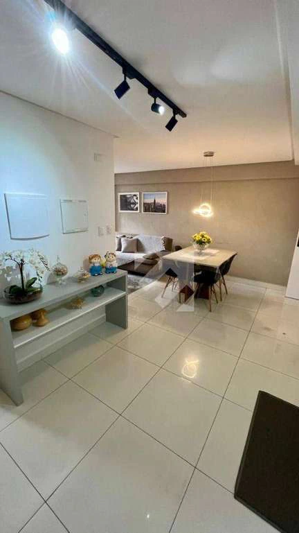 Furnished 2-bedroom apartment with open-plan kitchen