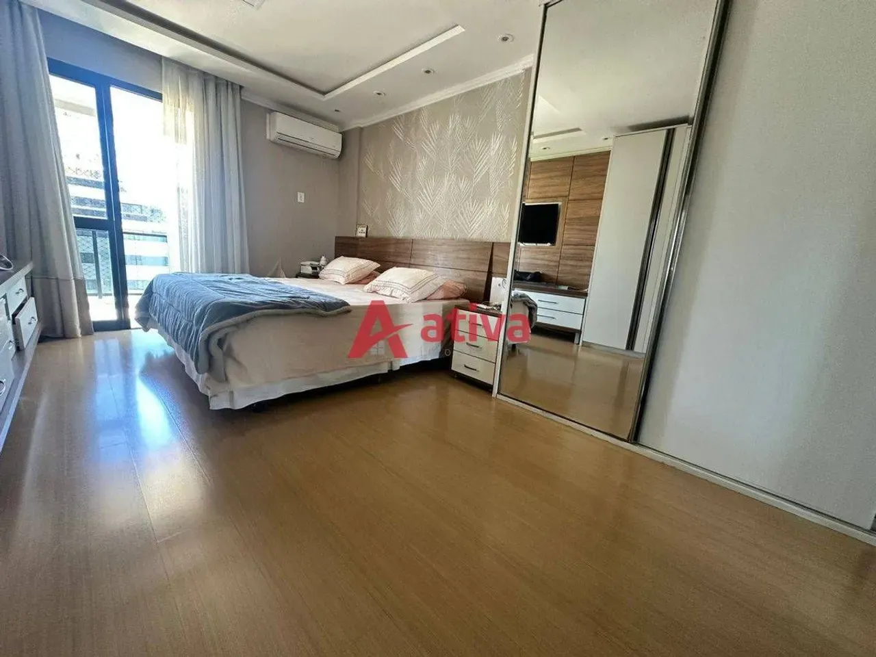 Furnished 3-bedroom apartment with 5 bathrooms — photo 12