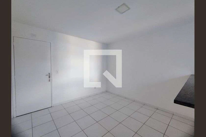 Apartamento de 1 dormitorio con balcón y cocina abierta — photo 12