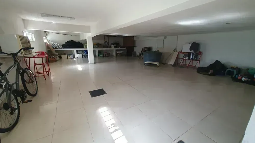 650 m² house with 6 en-suite bedrooms and 4 parking spots — photo 61