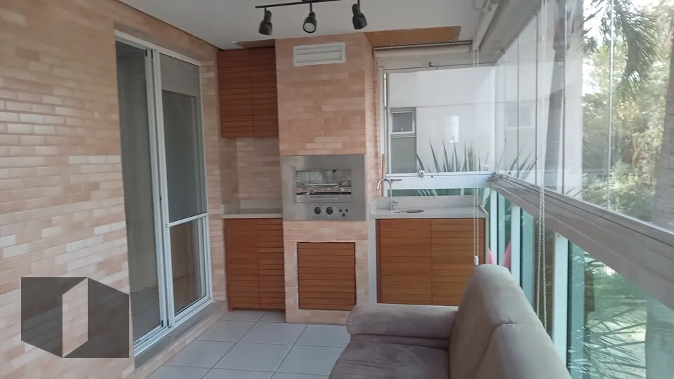 Apartamento com 3 dormitórios e varanda envidraçada — photo 11