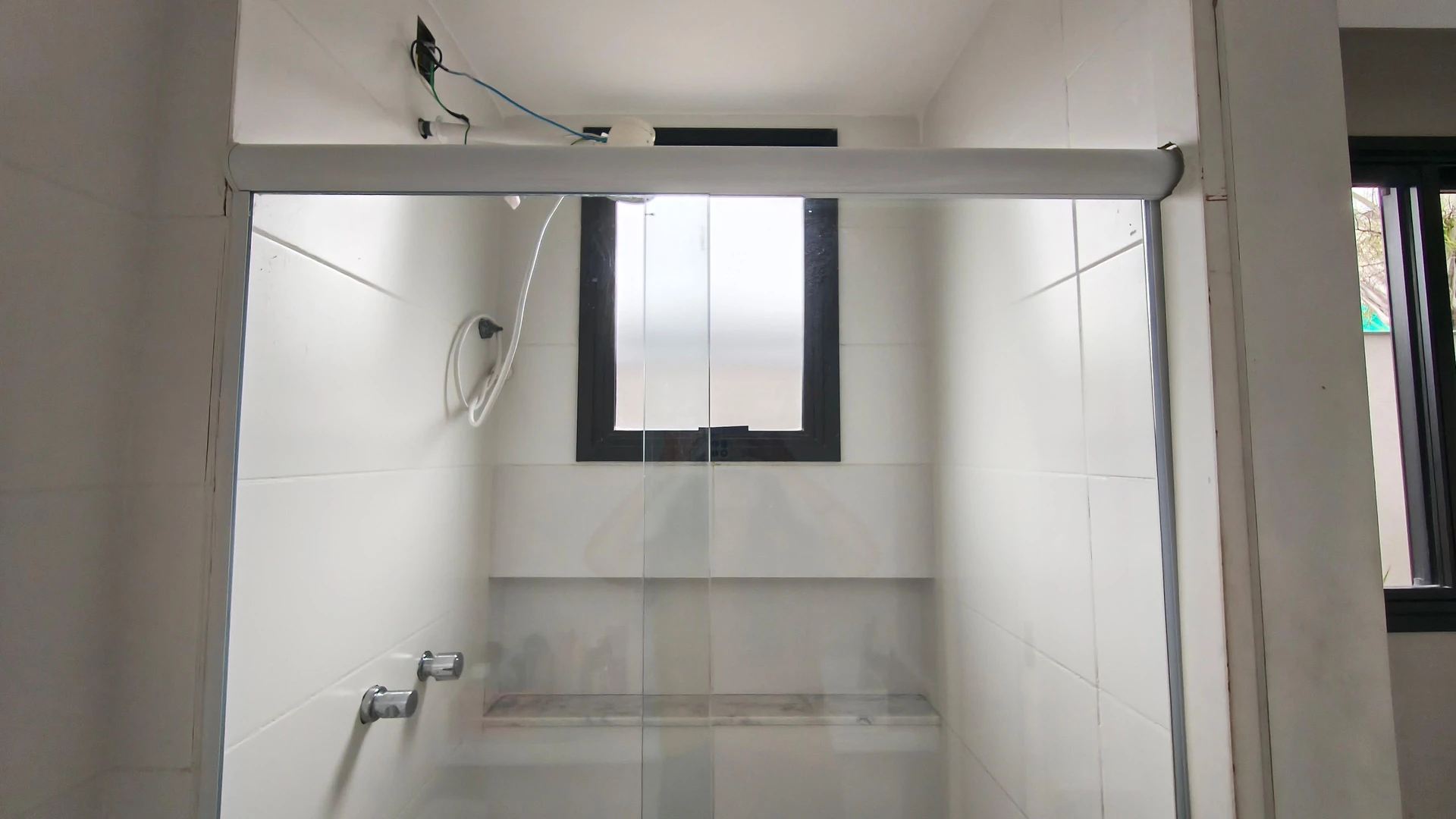 Jacuzzi in a 5-bedroom house, 350 m² — photo 65