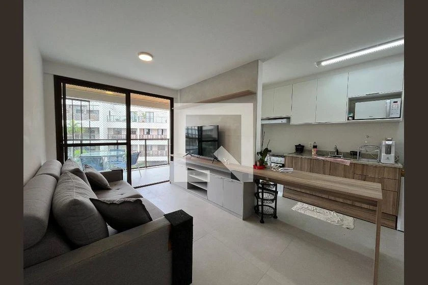 Balcony with a grill in a 3-bedroom apartment, 89 m² — photo 8