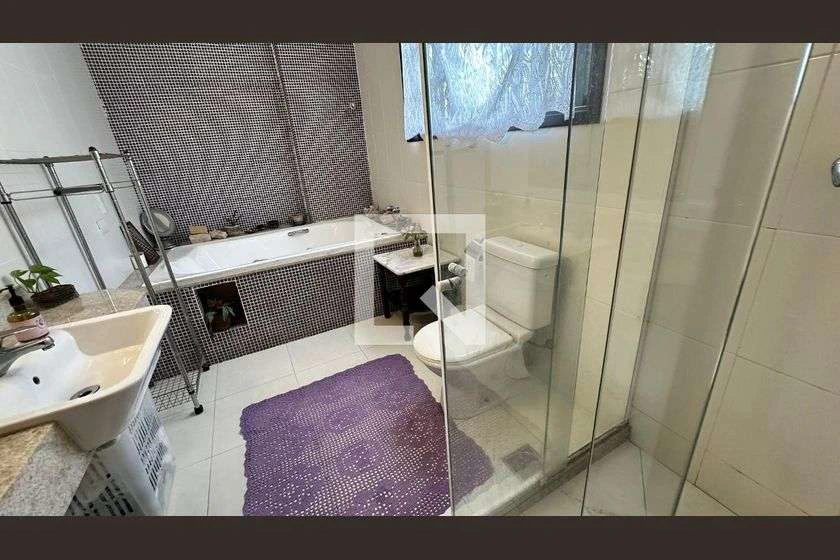Casa com 5 quartos e cozinha aberta de 300 m² — photo 28