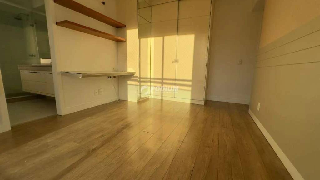 Apartment with 4 en-suite bedrooms and 260 m² plus balcony — photo 15