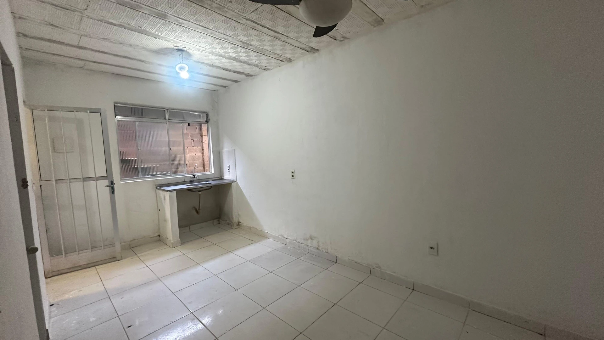 House with 1 bedroom and no parking space — photo 2
