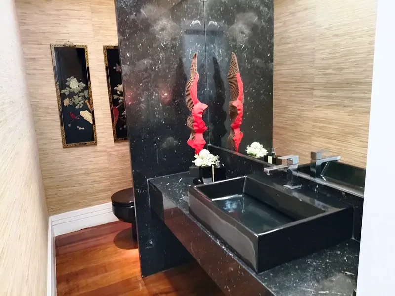 Apartment with 4 bedrooms and a enclosed glass balcony — photo 15