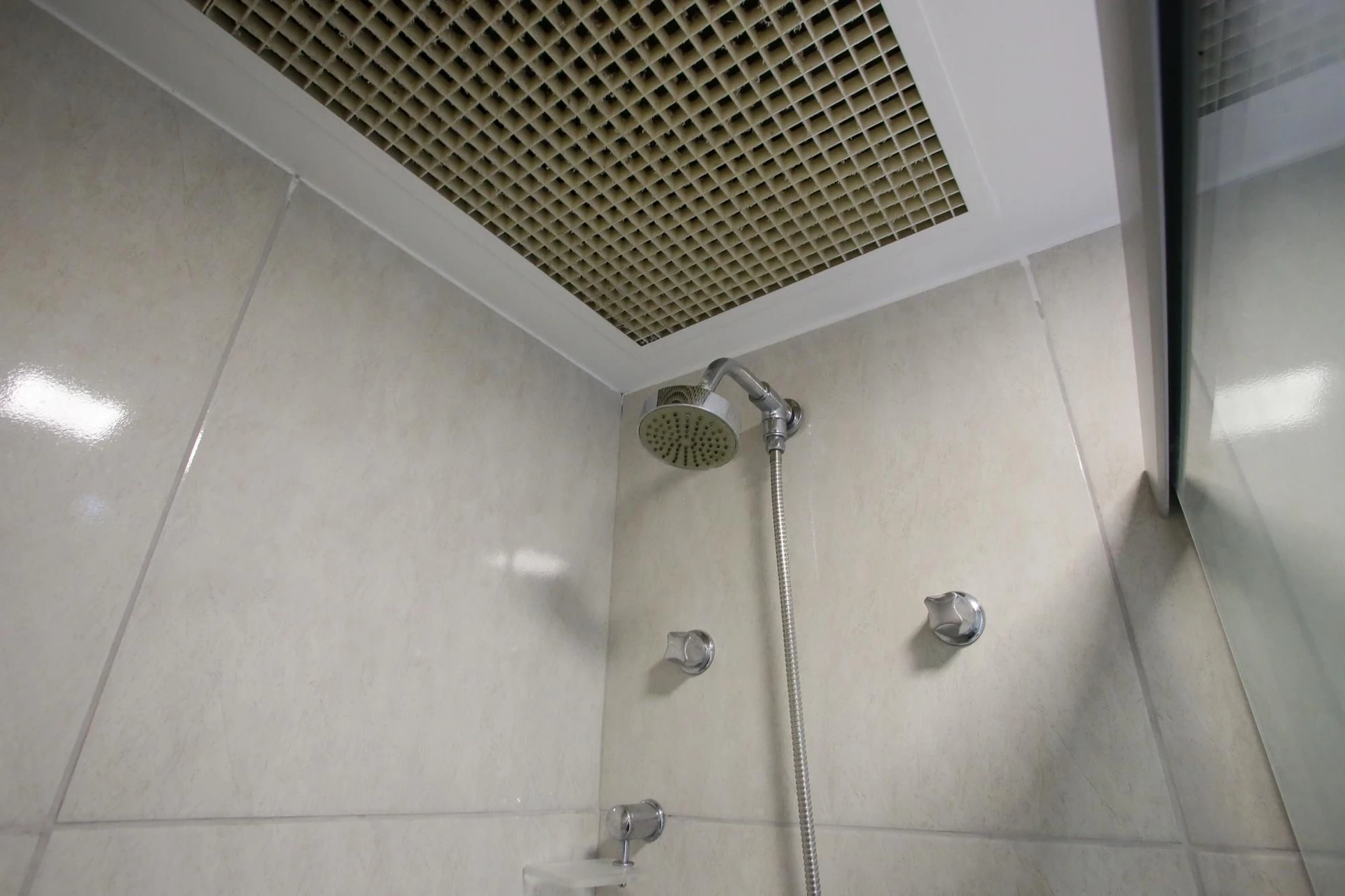 3-bedroom apartment in a building with a sauna — photo 19
