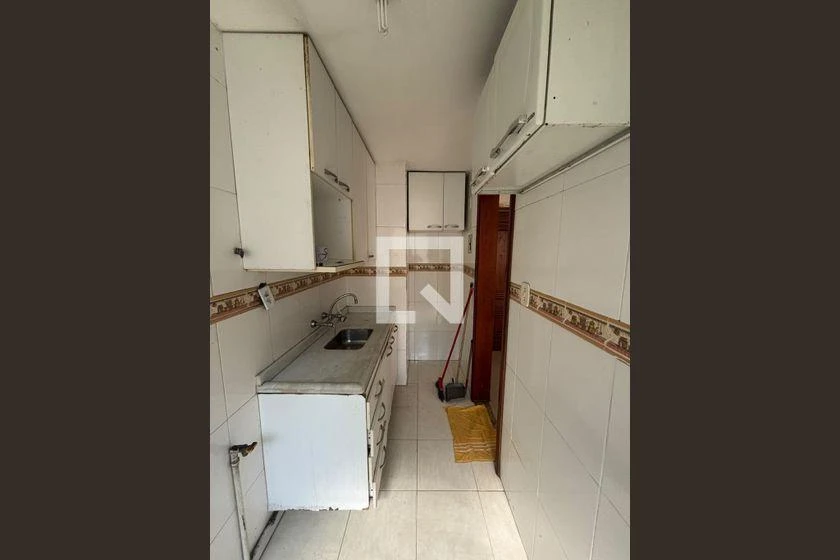 3-bedroom apartment in a building with a pool — photo 2