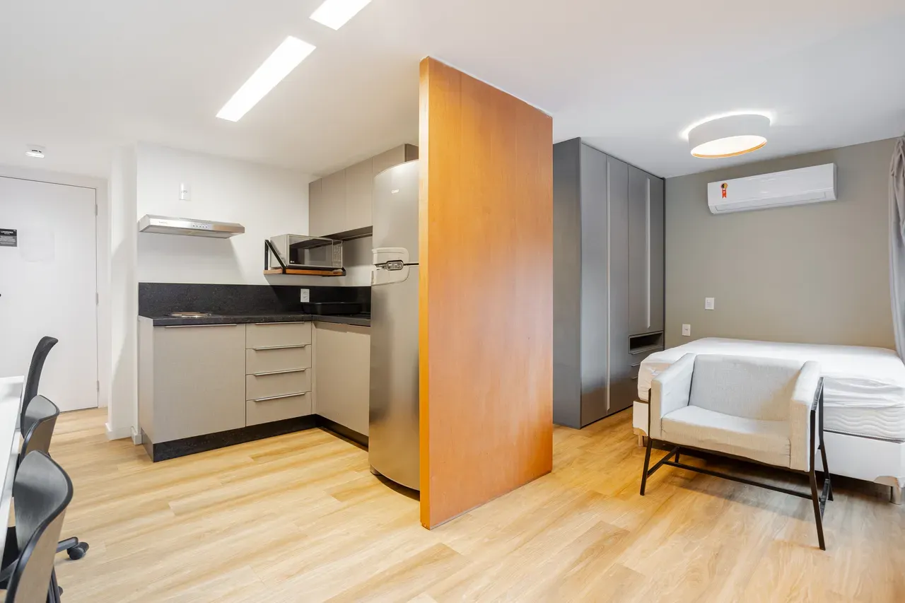 Furnished 25 m² studio with en-suite bathroom