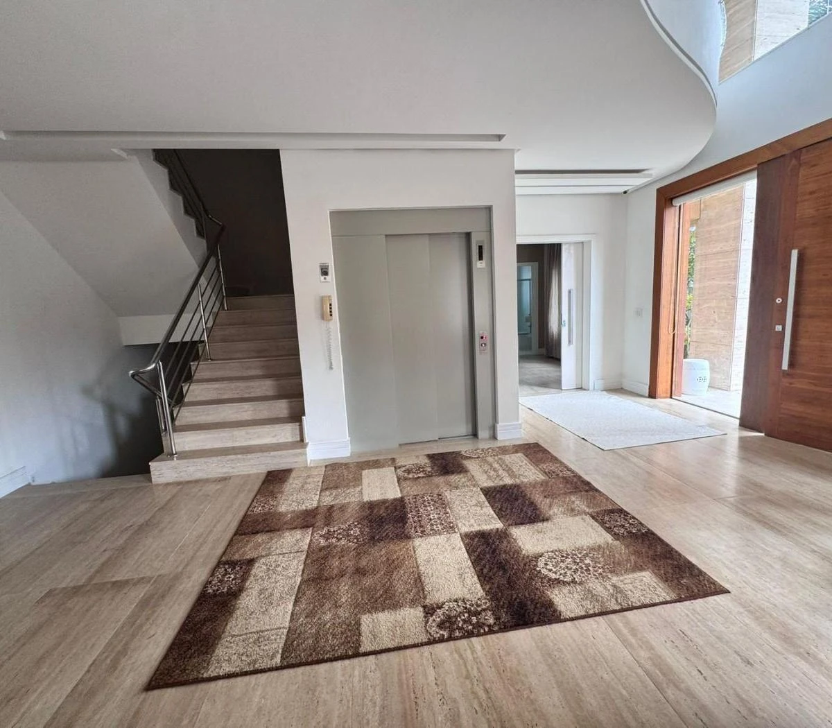 Ванна та 6 спалень: будинок 993 м² — photo 25