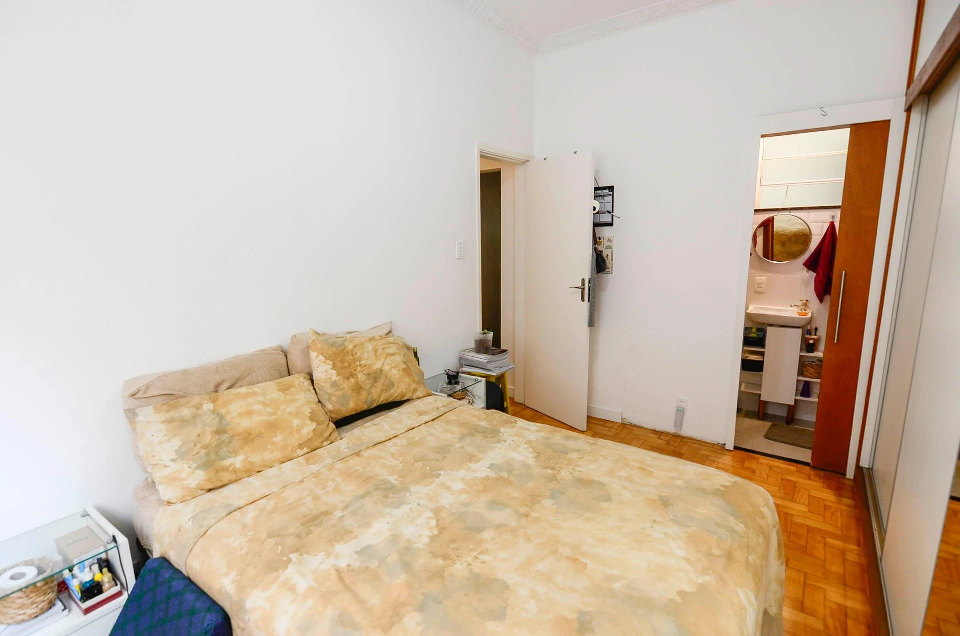 Furnished 2-bedroom apartment with 2 bathrooms — photo 21
