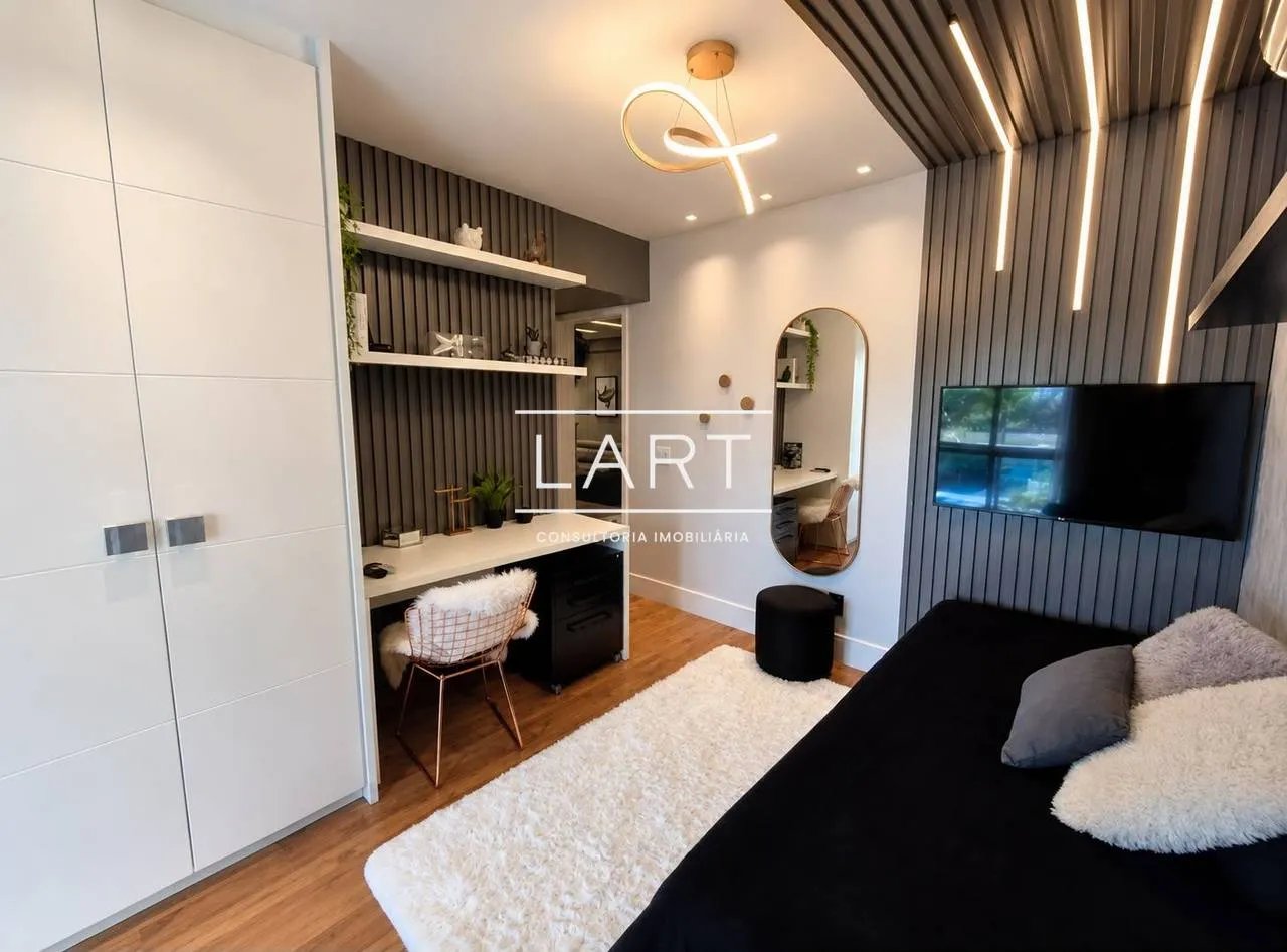 Apartment with 4 en-suite bedrooms and 260 m², glass balcony — photo 11