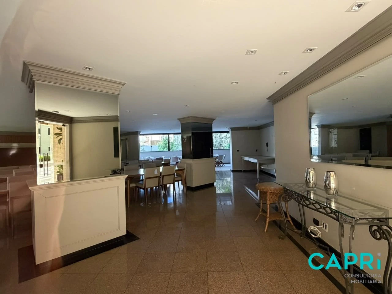 217 m² apartment with a private pool and a washing machine — photo 12