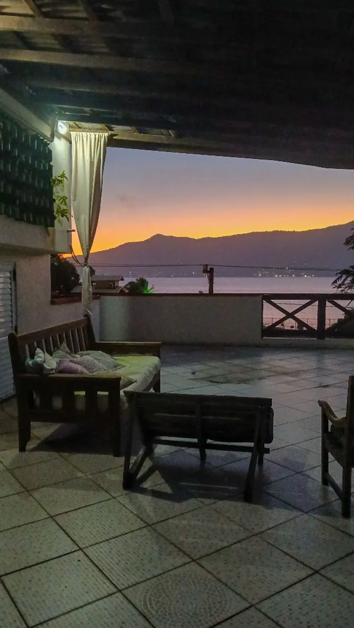 Unfurnished studio with 1 bedroom and 1 parking space