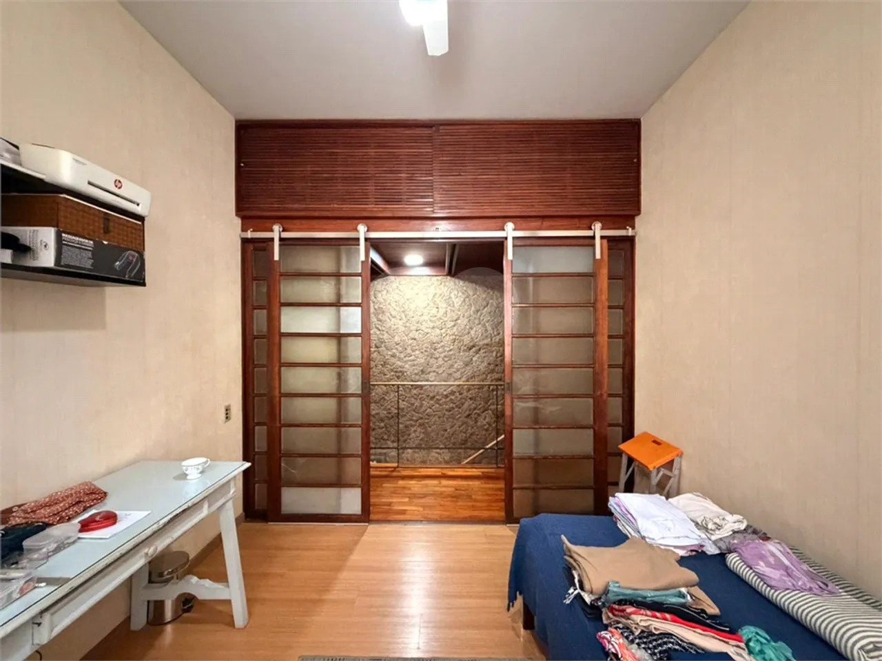 Casa com 5 quartos e 5 banheiros, varanda e janelas amplas — photo 10