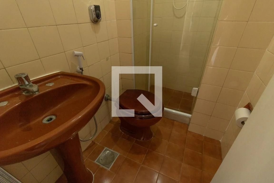 3-bedroom apartment in a building with a gym — photo 39