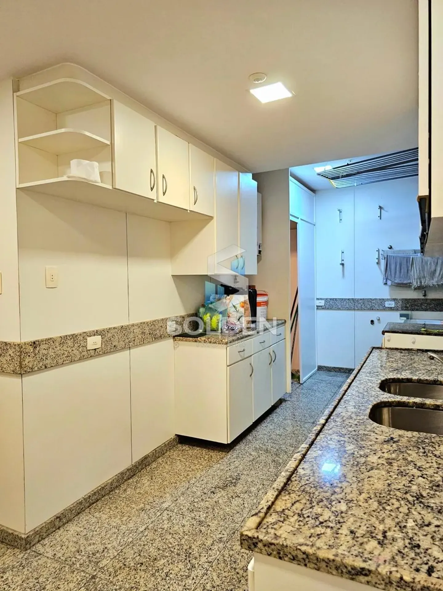 160 m² apartment with 3 bedrooms and 4 bathrooms — photo 24
