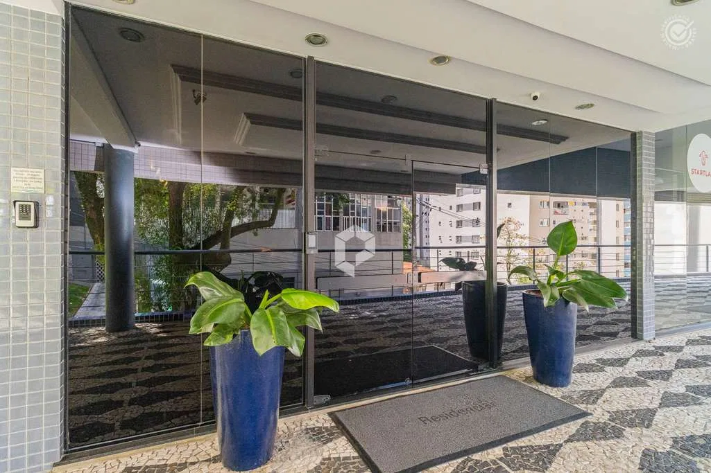 Furnished apartment, 65 m², with floor-to-ceiling windows — photo 27