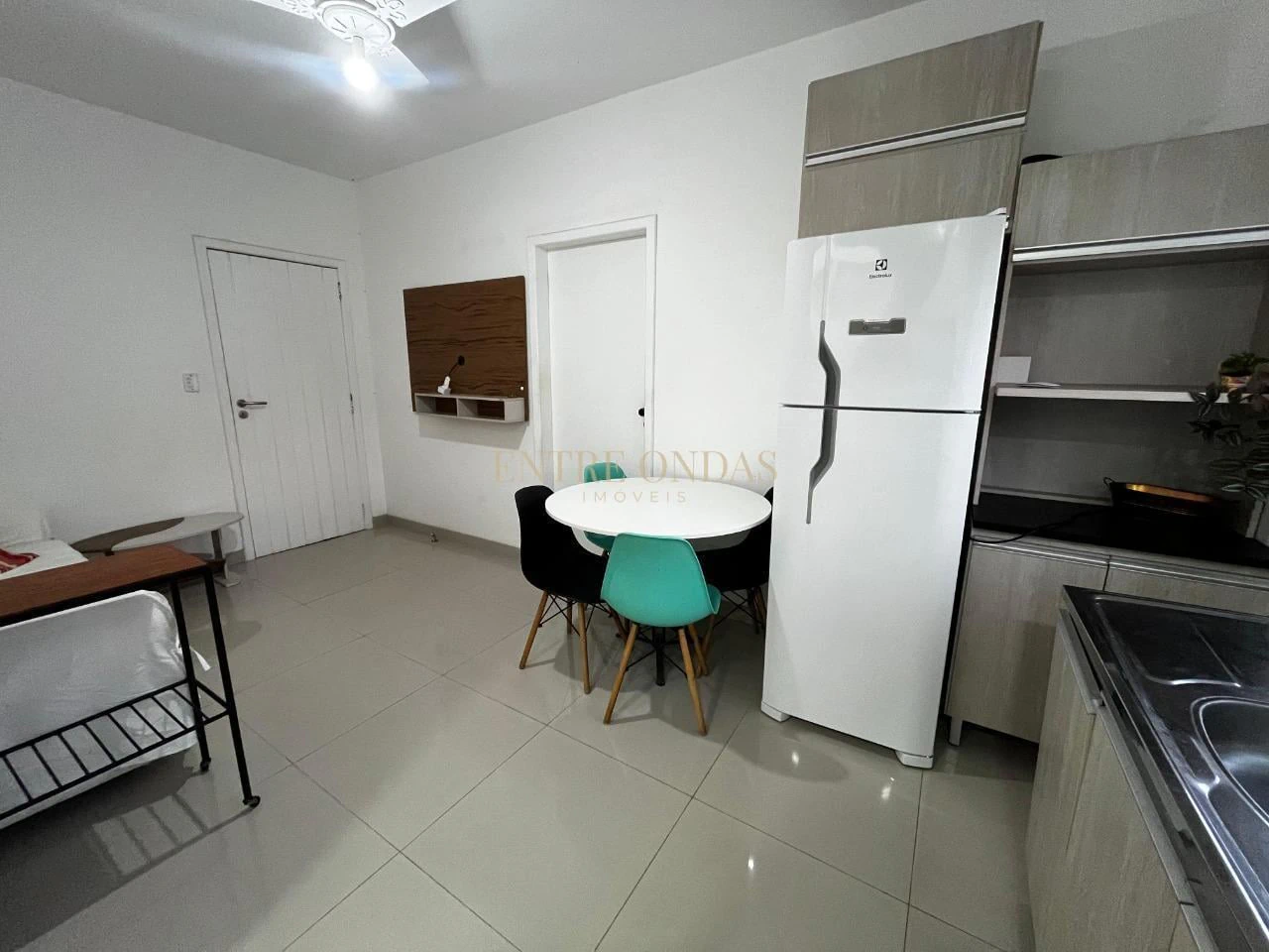 Furnished 2-bedroom apartment with 3 bathrooms — photo 14