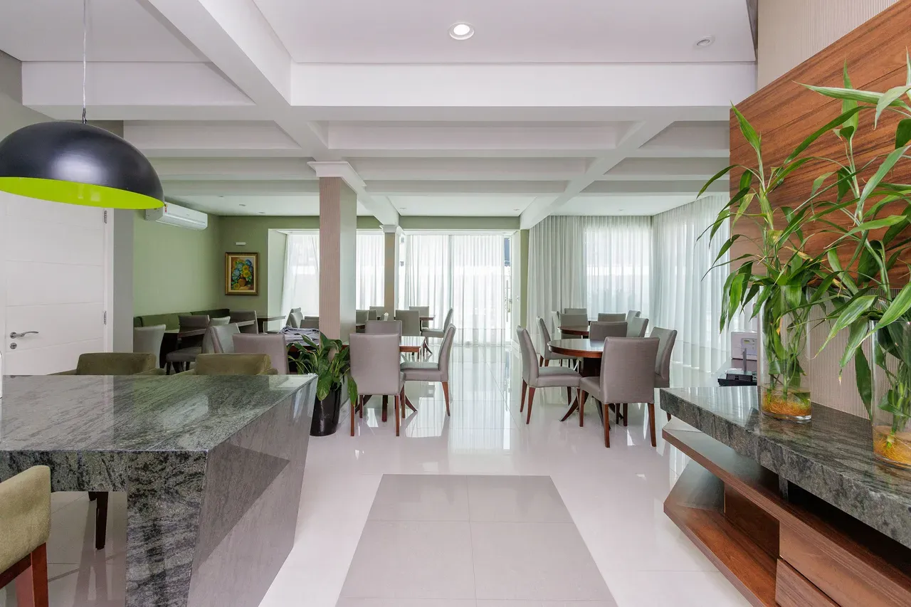 One-bedroom apartment in a building with a coworking space