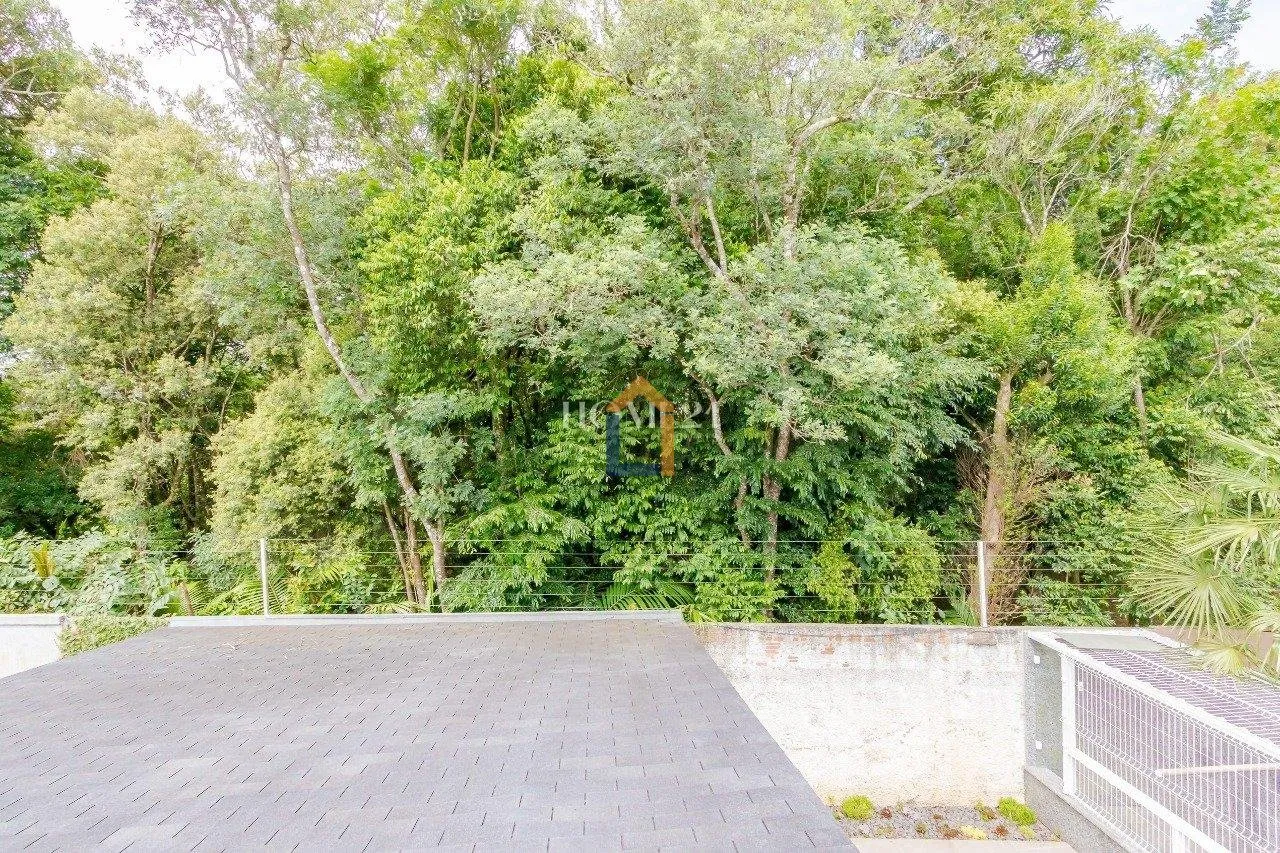 Furnished 470 m² house with 4 bedrooms and private garden — photo 75
