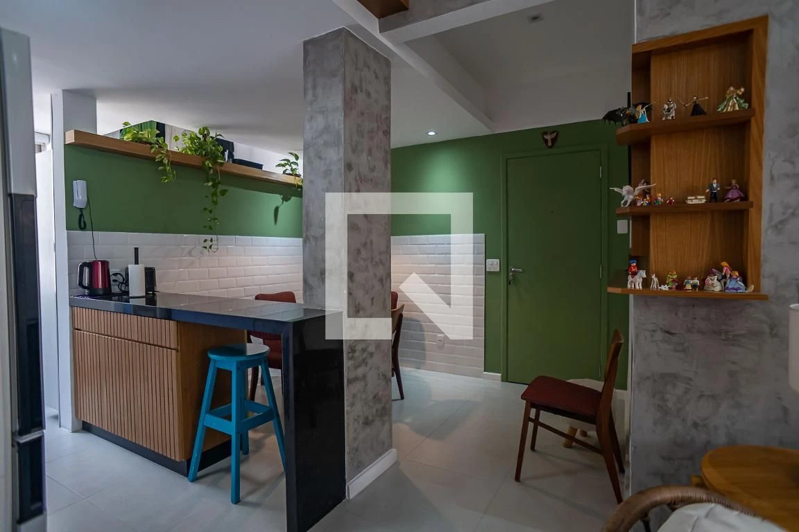 Furnished 2-bedroom apartment with en-suite bathrooms and open kitchen — photo 16