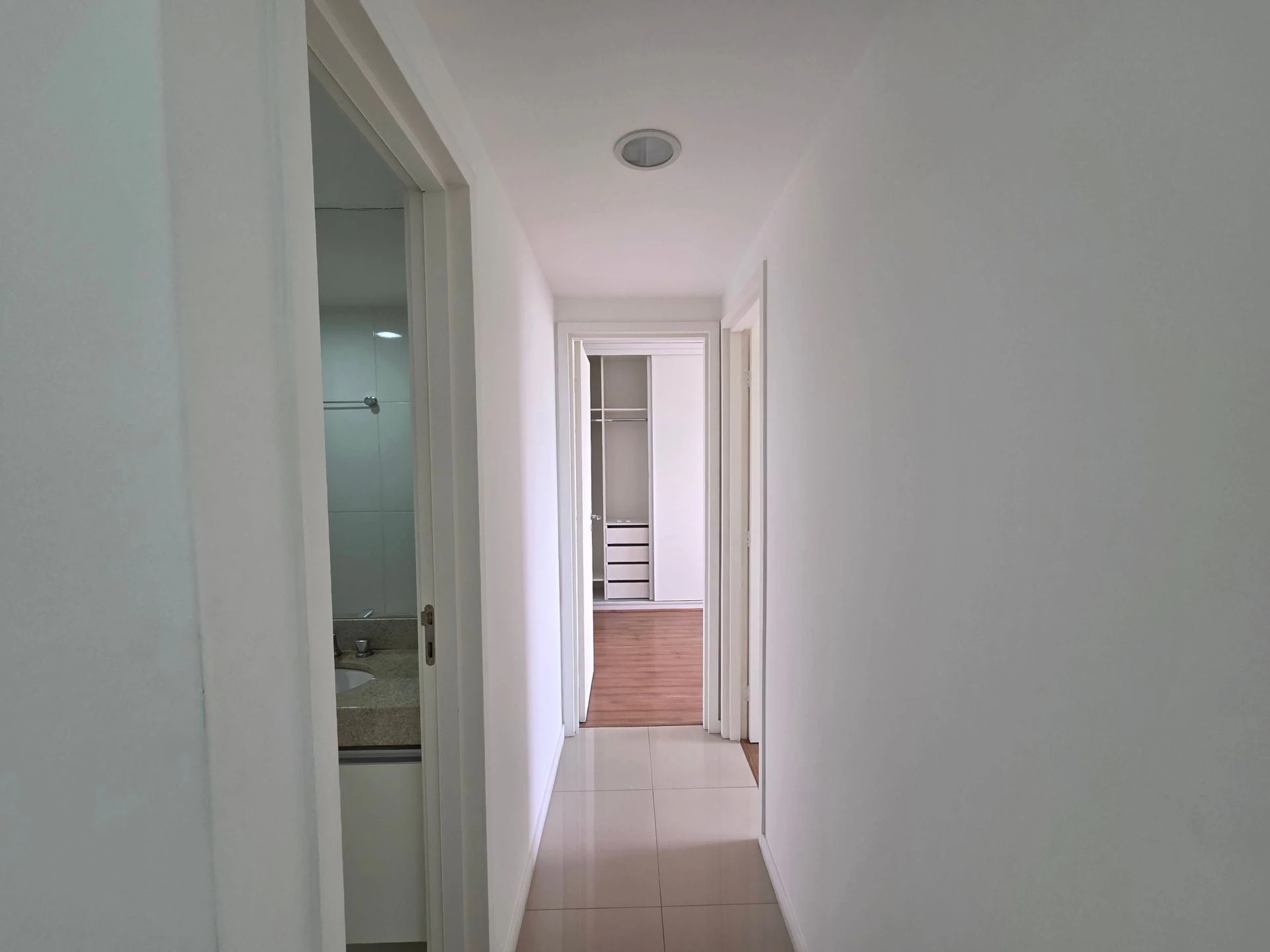 2-bedroom apartment with a mountain view in Rio de Janeiro — photo 17