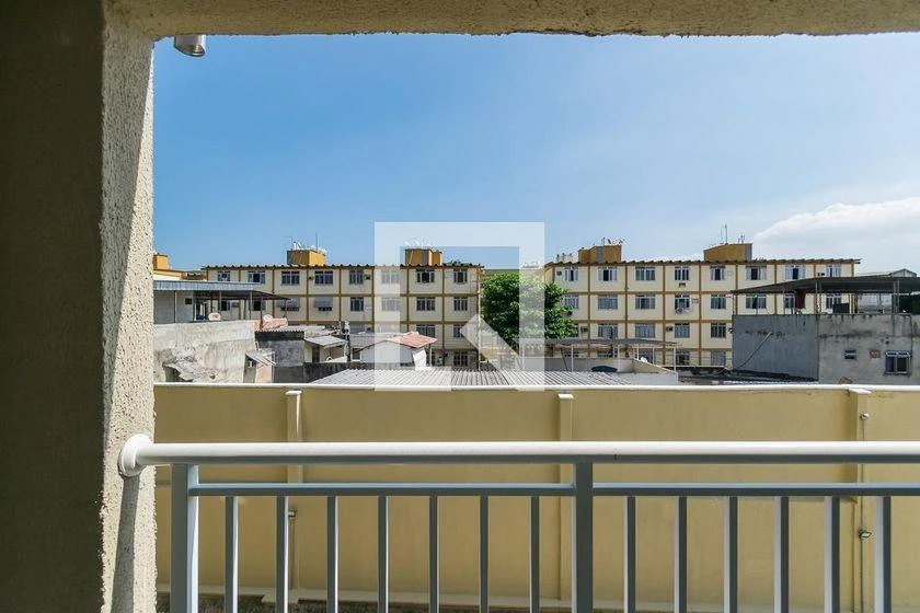 2-bedroom apartment in a building with a pool — photo 3