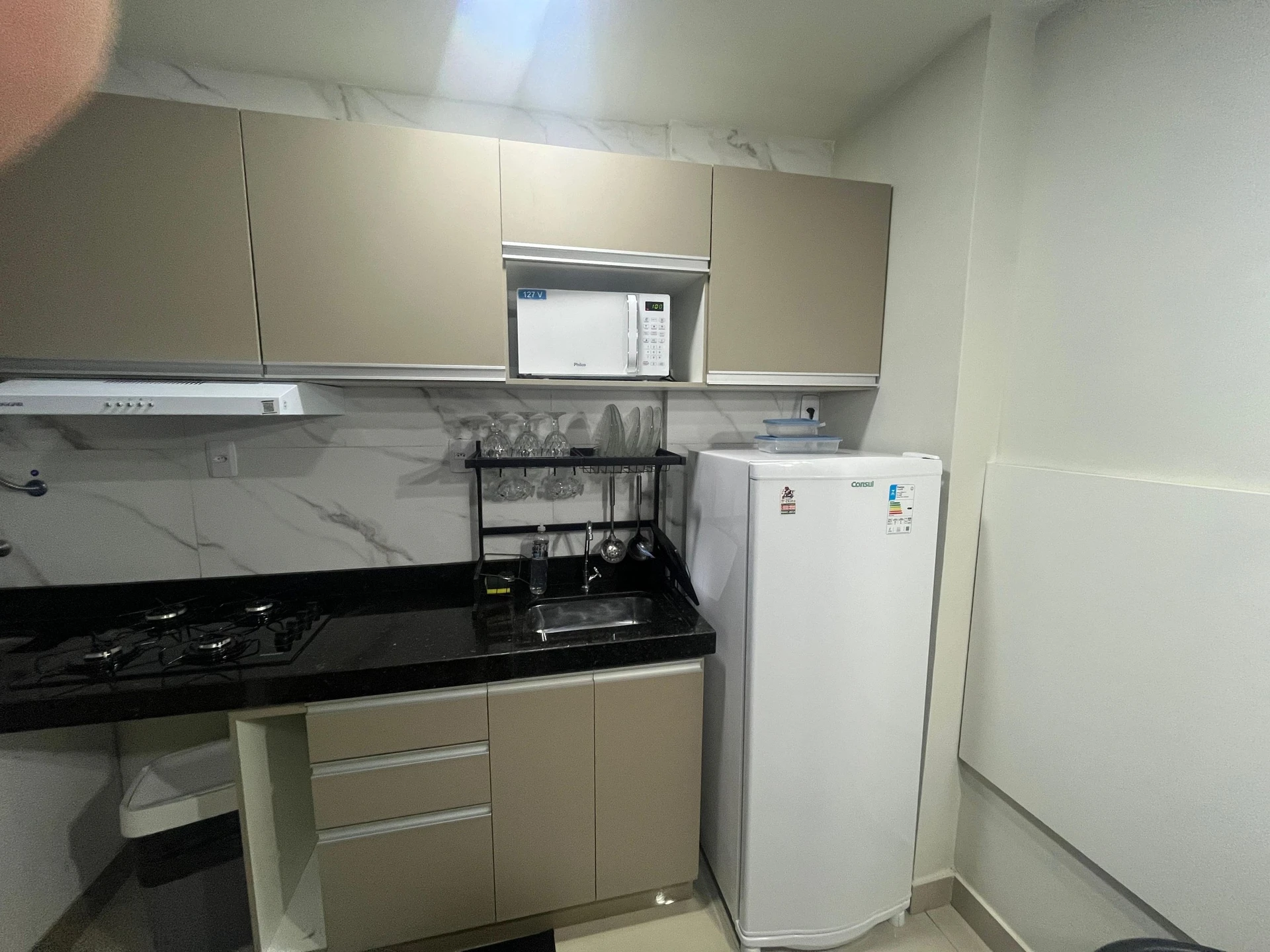 Furnished 2-bedroom apartment with 1 bathroom, no parking — photo 5