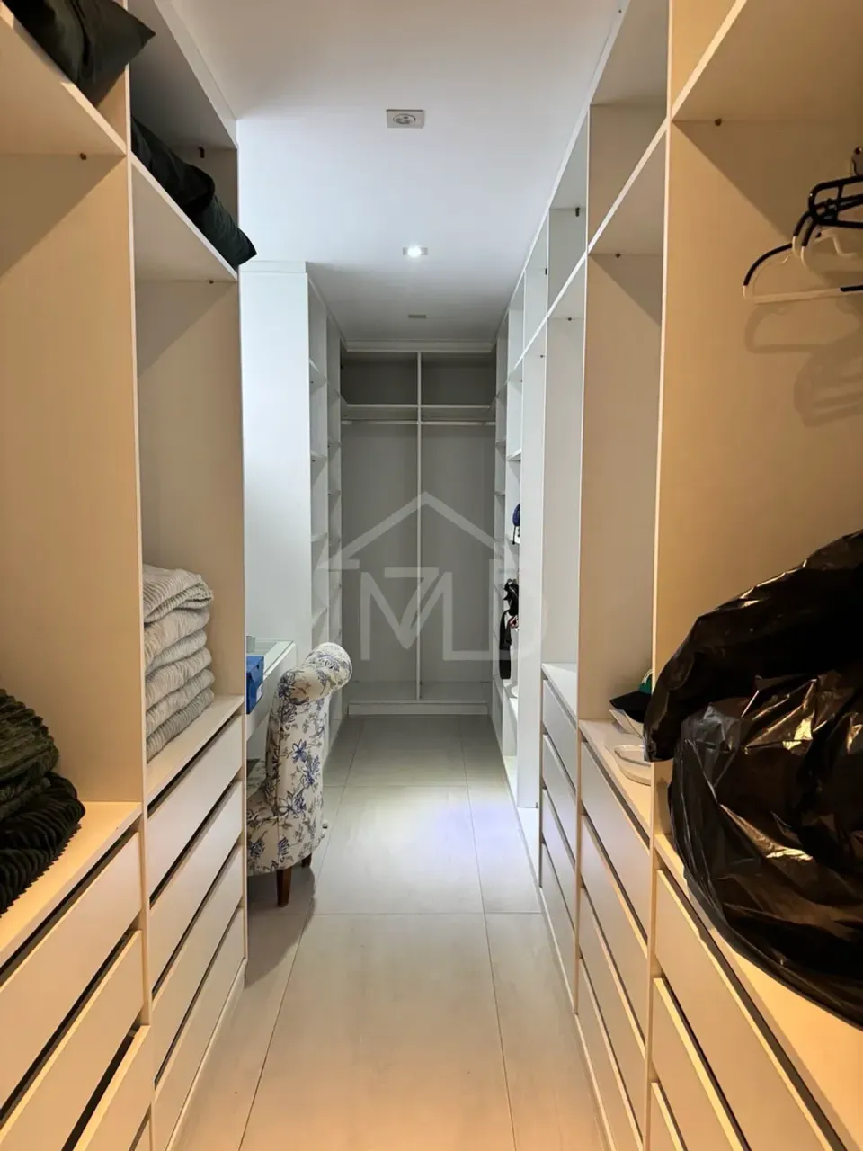 Furnished house with 4 suites and pool, 350 m² — photo 4