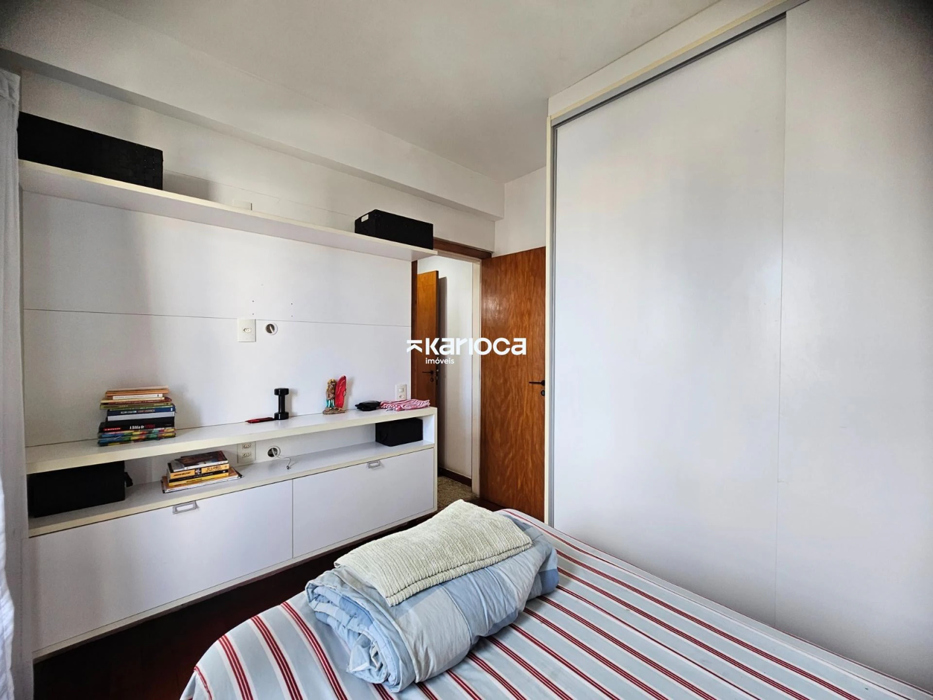 Furnished 187 m² apartment with 4 bedrooms and private BBQ — photo 18