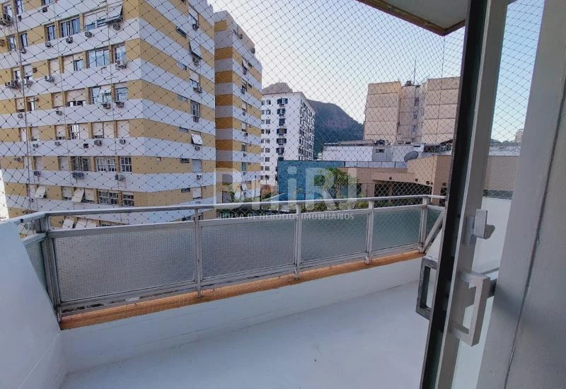 2-bedroom apartment with en-suite and closed kitchen
