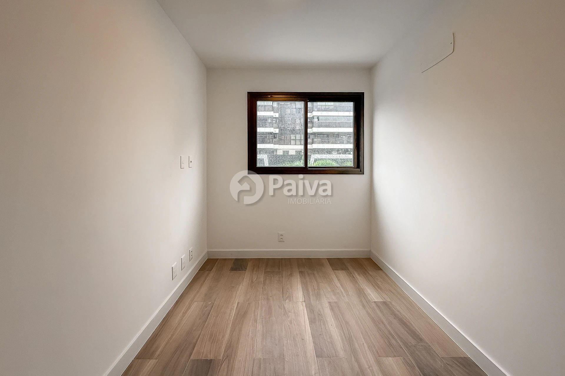 3-bedroom apartment with a grill on the balcony — photo 12
