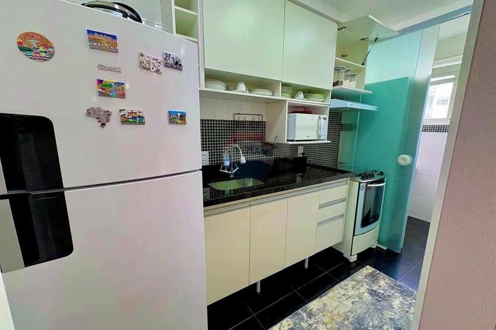 Furnished 2-bedroom apartment with open kitchen — photo 4