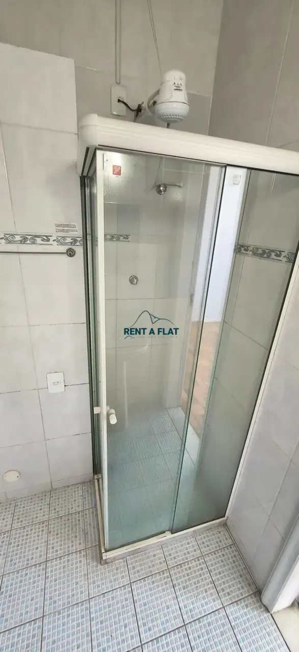 Apartamento com 1 quarto e varanda, vista de água e cidade — photo 12