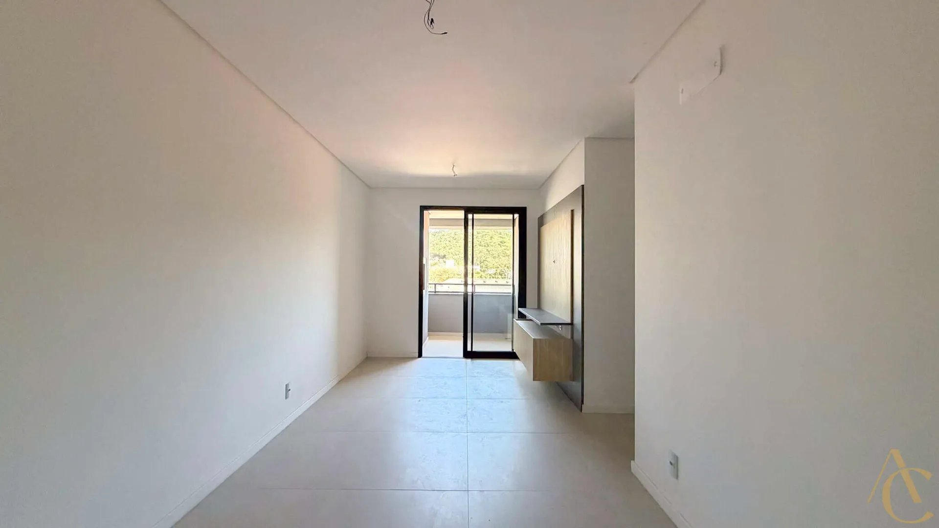Glass-enclosed balcony in a 2-bedroom apartment, 69 m² — photo 35