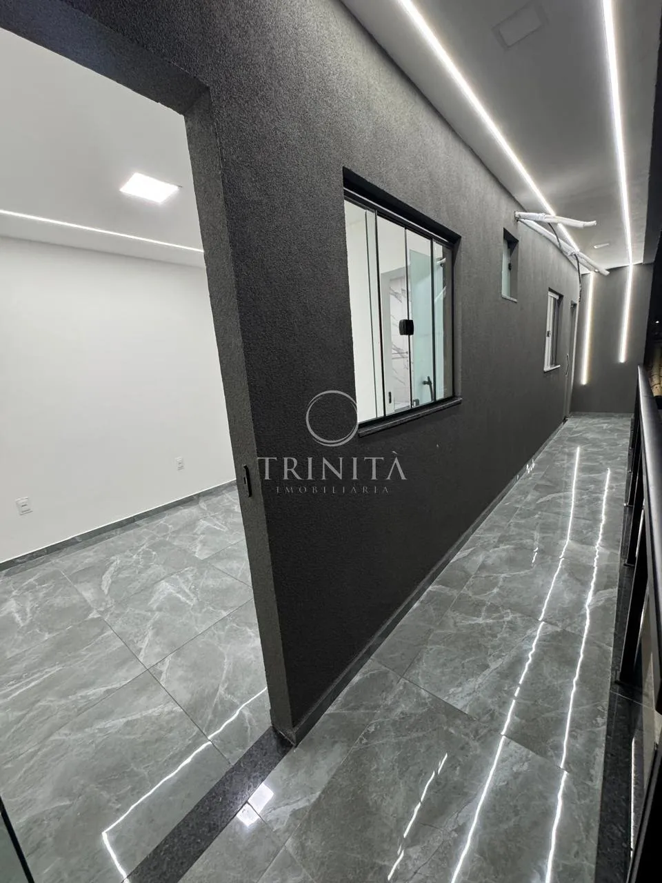 5 quartos e janelas do piso ao teto: casa de 350 m² — photo 15