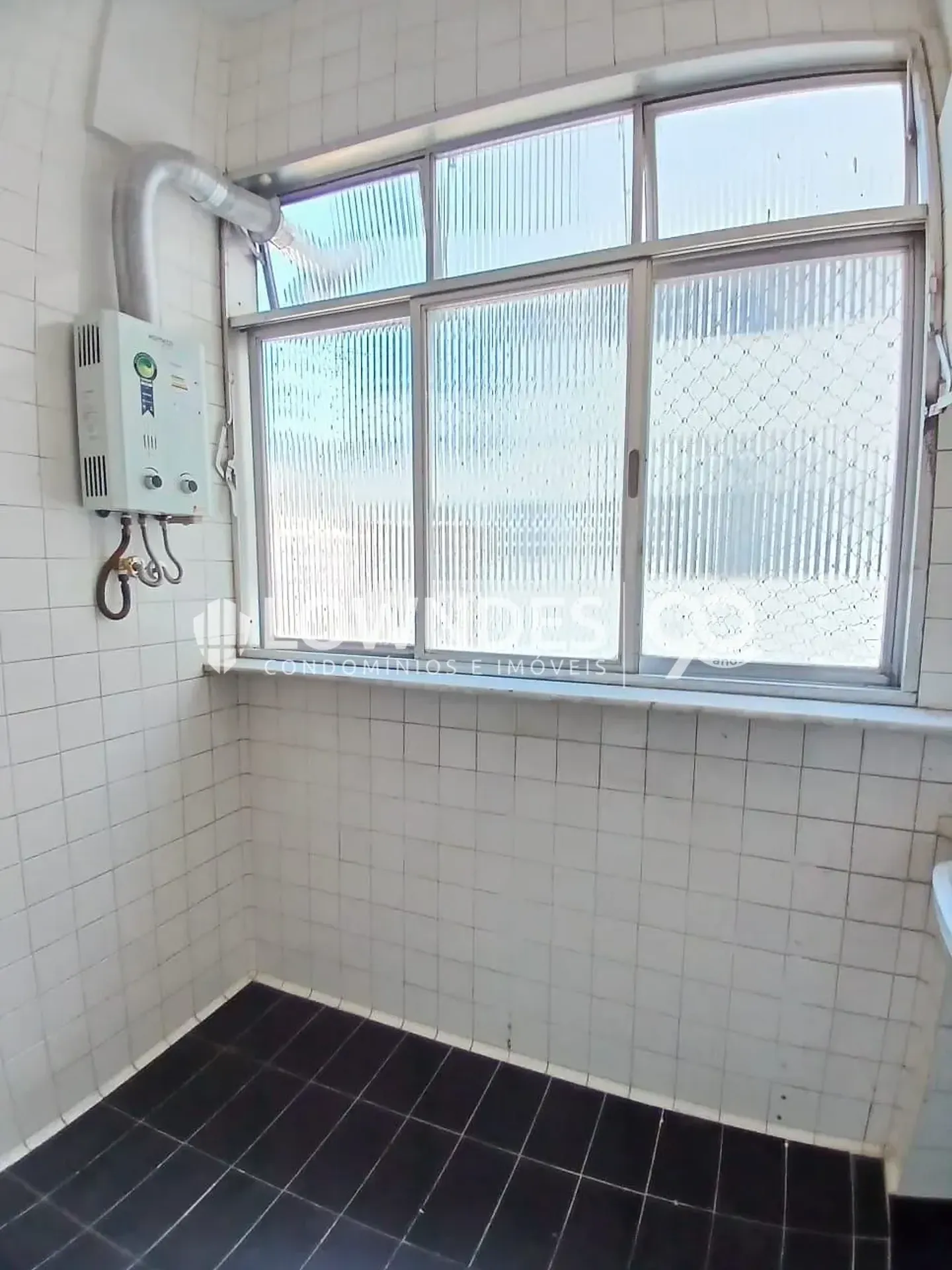 3-bedroom apartment with 1 bathroom and parking space — photo 49
